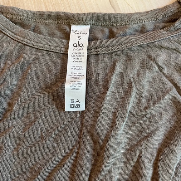 Alo Yoga small workout top green - Picture 2 of 5